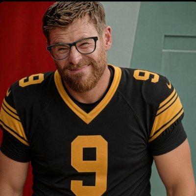 All-Pro Kicker Chris Hemsworse's profile picture