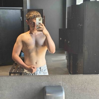 Lenangay44's profile picture