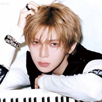 mags𝜗𝜚's profile picture
