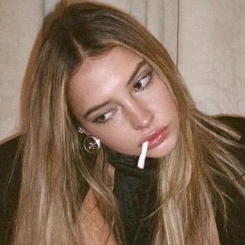 jo lvs jenn. 𓆤𑁍's profile picture