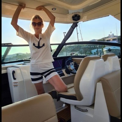 Žena sa sjajem u očima's profile picture