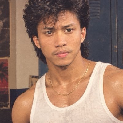 T R I's profile picture