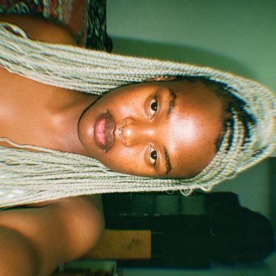 KimK92198's profile picture