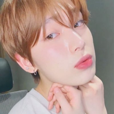 lara🪽's profile picture