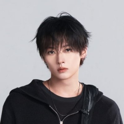 sj & that 🧡🖤's profile picture
