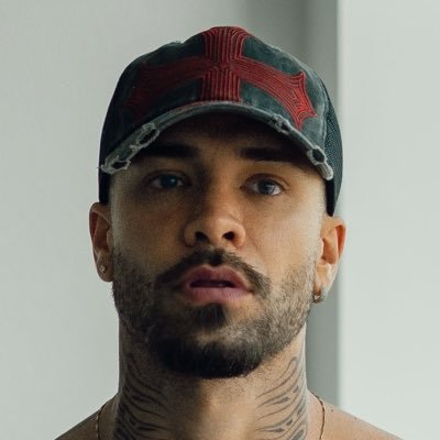santilatino1's profile picture
