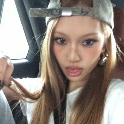 born an ethereal lotus's profile picture