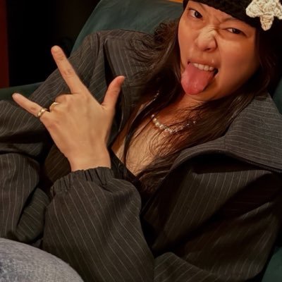 OLlVEKlMN's profile picture