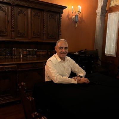 AlbertoEsteva's profile picture