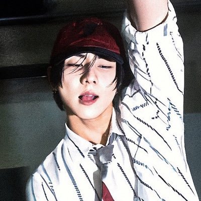 택's profile picture