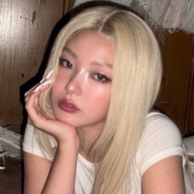 ٰ's profile picture