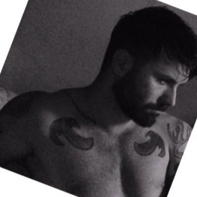 O 0 M F Æ G's profile picture