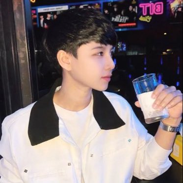 JUST ME 😋 (เป็นทอม)'s profile picture