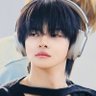 v.'s profile picture