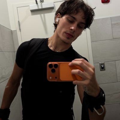 AUS's profile picture