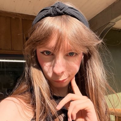 AstelinaSoSilly's profile picture