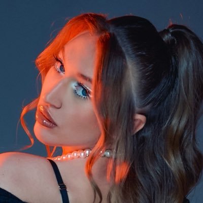 esmeralda's profile picture