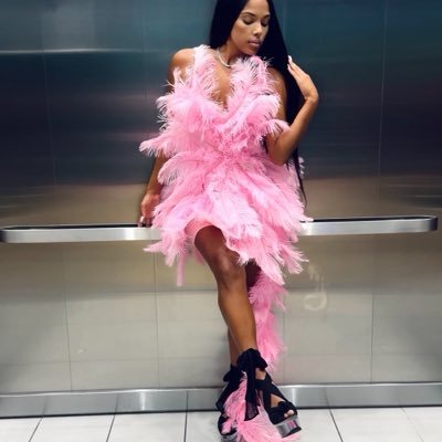 loveinfewwords's profile picture