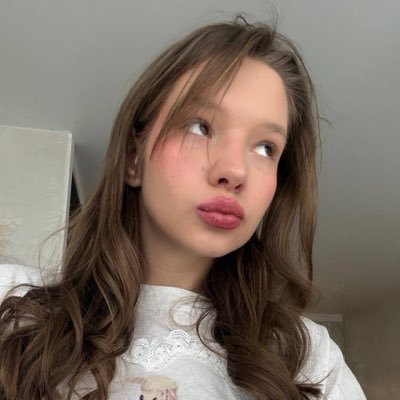 PrettyLesya's profile picture