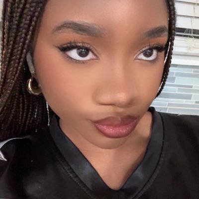 Leylani_19's profile picture