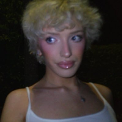 hugs's profile picture