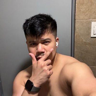 Rom's profile picture