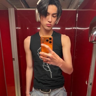 ู's profile picture