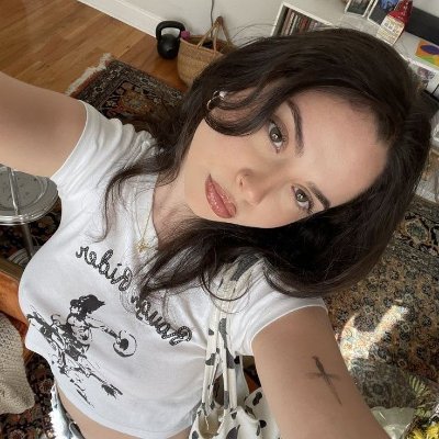 lirasyawine's profile picture