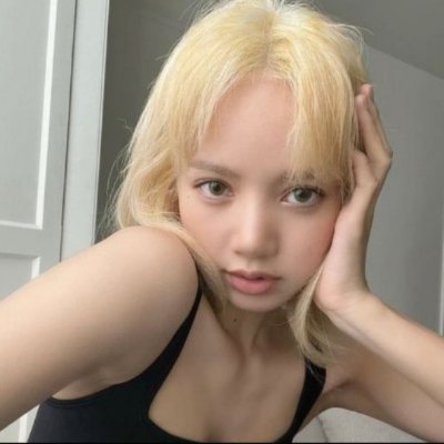 𝑛𝑖𝑠 ୨୧'s profile picture