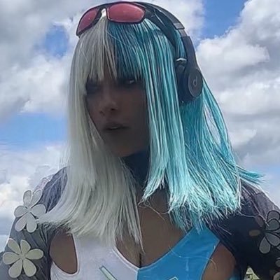 lynn ⟡'s profile picture