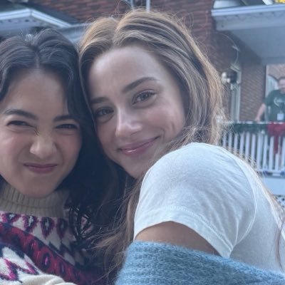 elenaslois's profile picture
