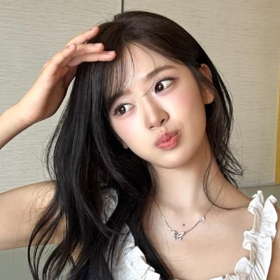 r's profile picture