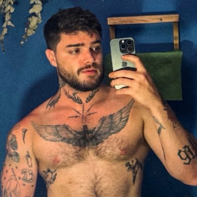 bernard vai ver a slayyyter's profile picture