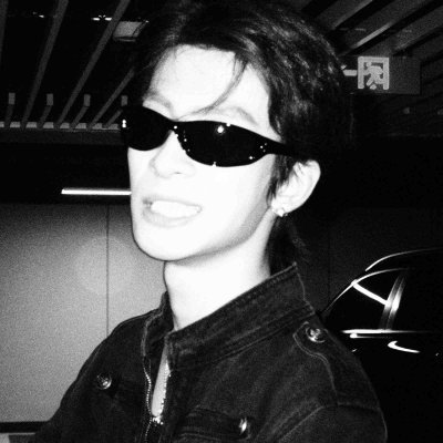 LittleWaaves's profile picture