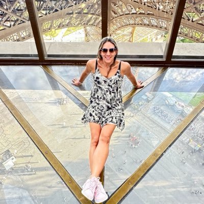 claragiraldo's profile picture