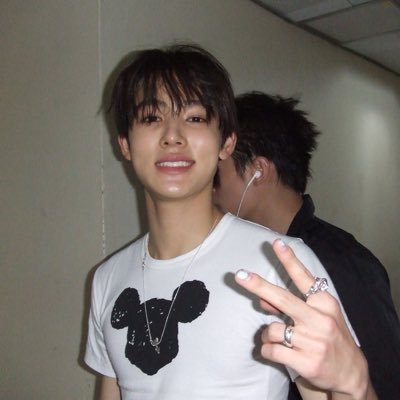 e0mlucky's profile picture