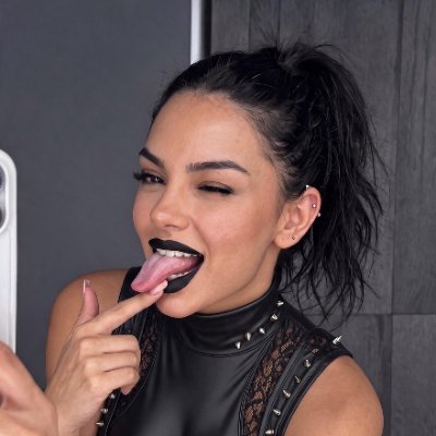 miathegoth's profile picture