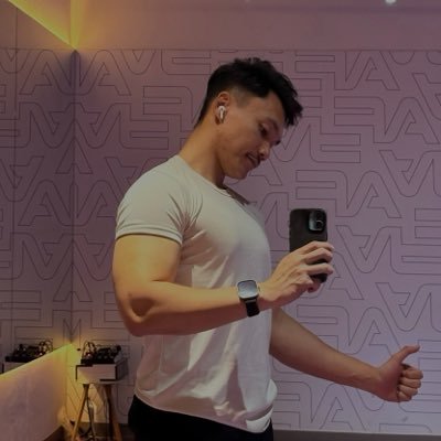 max ⚡'s profile picture