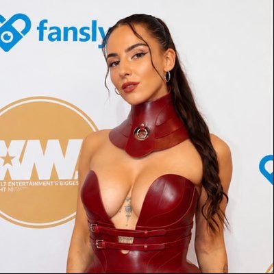 VENUSREYOFF's profile picture