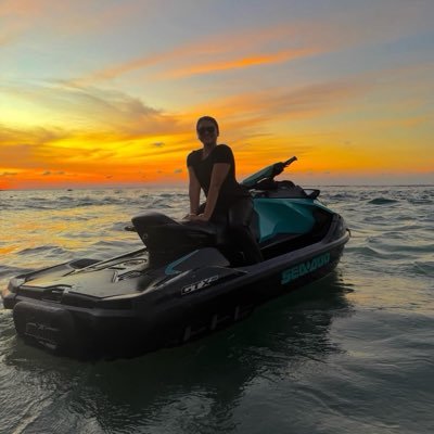 Miss tweet's profile picture