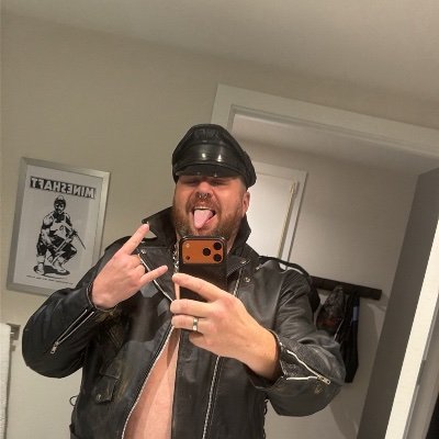 DeviantPigFTL's profile picture
