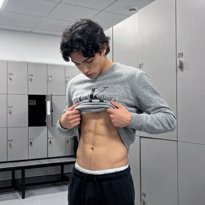 Alexy_modell's profile picture