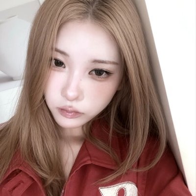 vnejie's profile picture