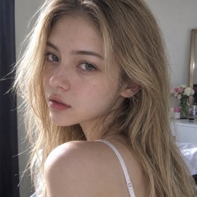 AvelyraX7's profile picture