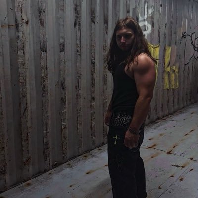 LunarSaturnn's profile picture