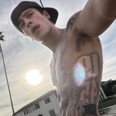 str8studbros's profile picture