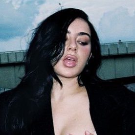 Info Charli xcx's profile picture