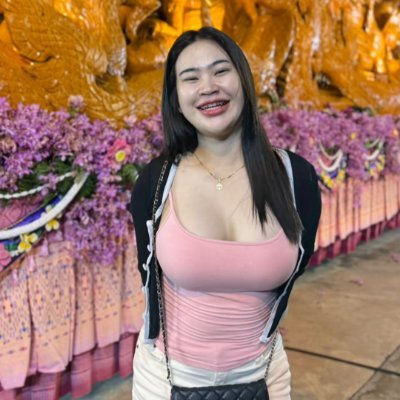 Ploy Ploy's profile picture