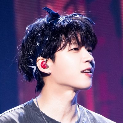 左邊勇訓右邊優賢:我在中間's profile picture