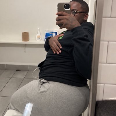 5’7 wit a whole lotta 🍑's profile picture